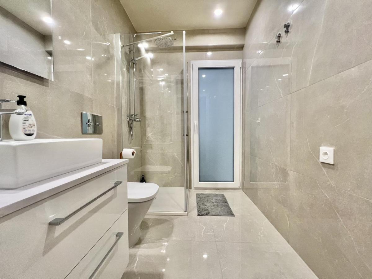 Cozy San Cristobal Apartment In Heart Of Alicante Buitenkant foto