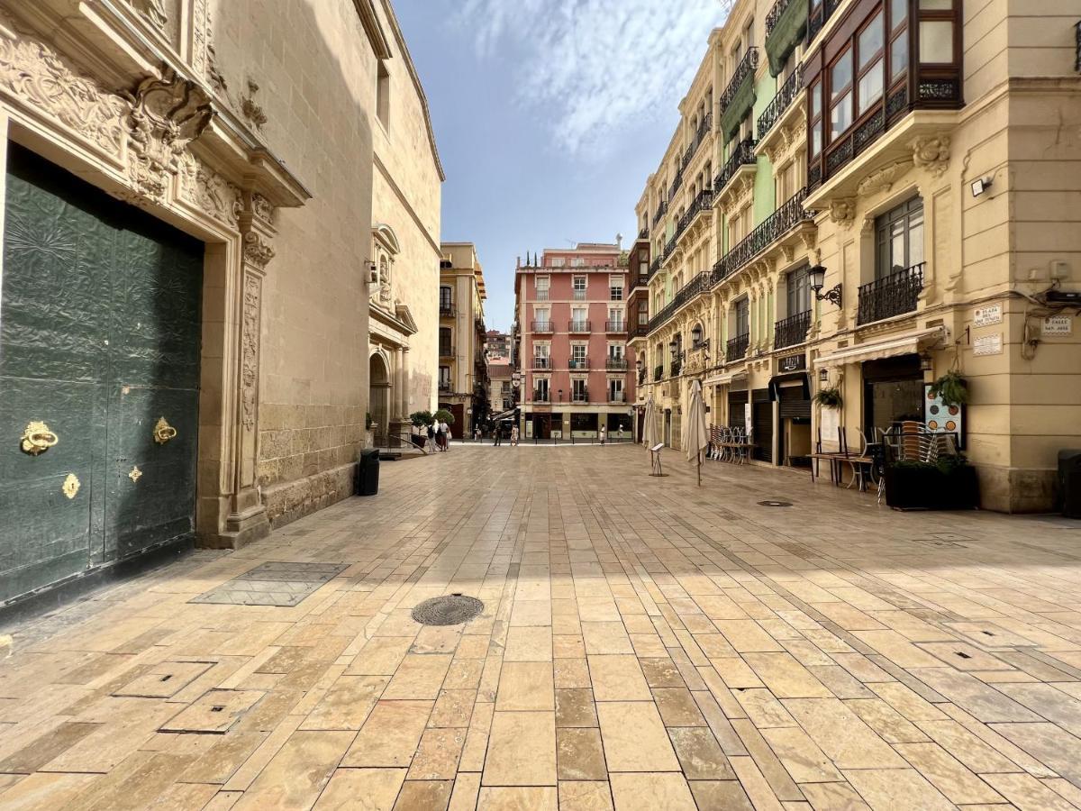 Cozy San Cristobal Apartment In Heart Of Alicante Buitenkant foto